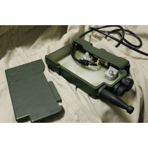PRC-343 PRR 原寸大　英軍・海兵隊使用の無線機　特小用PTT内蔵可