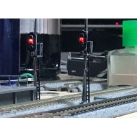 Nゲージ鉄道模型用4灯信号機16連（点灯化用）第1次改良品